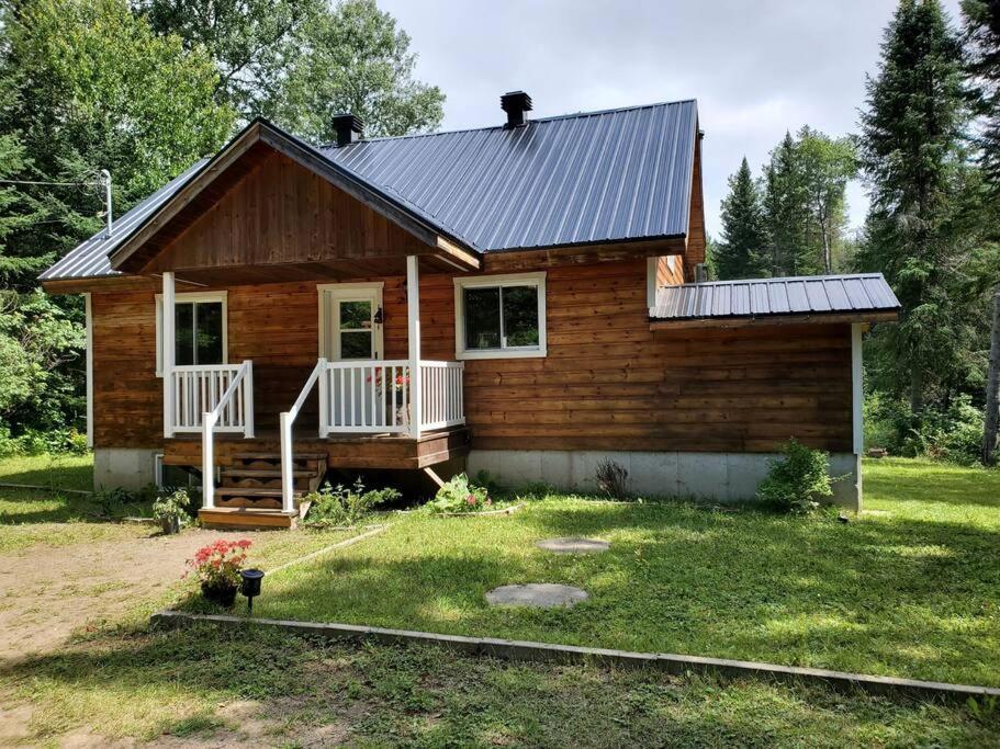 Chalet Riviere - Bord De Riviere - Romantique Saint-Alexis-des-Monts Esterno foto