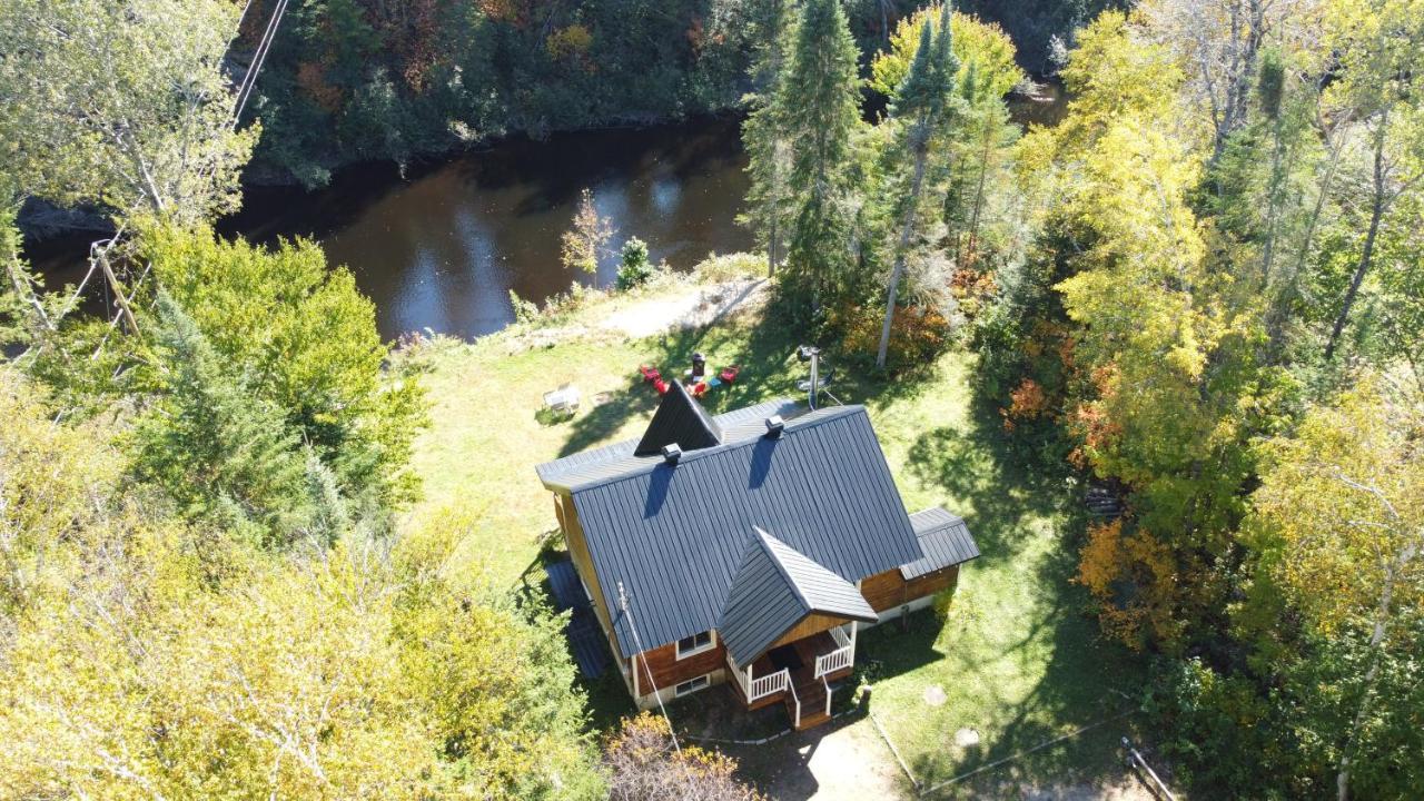 Chalet Riviere - Bord De Riviere - Romantique Saint-Alexis-des-Monts Esterno foto